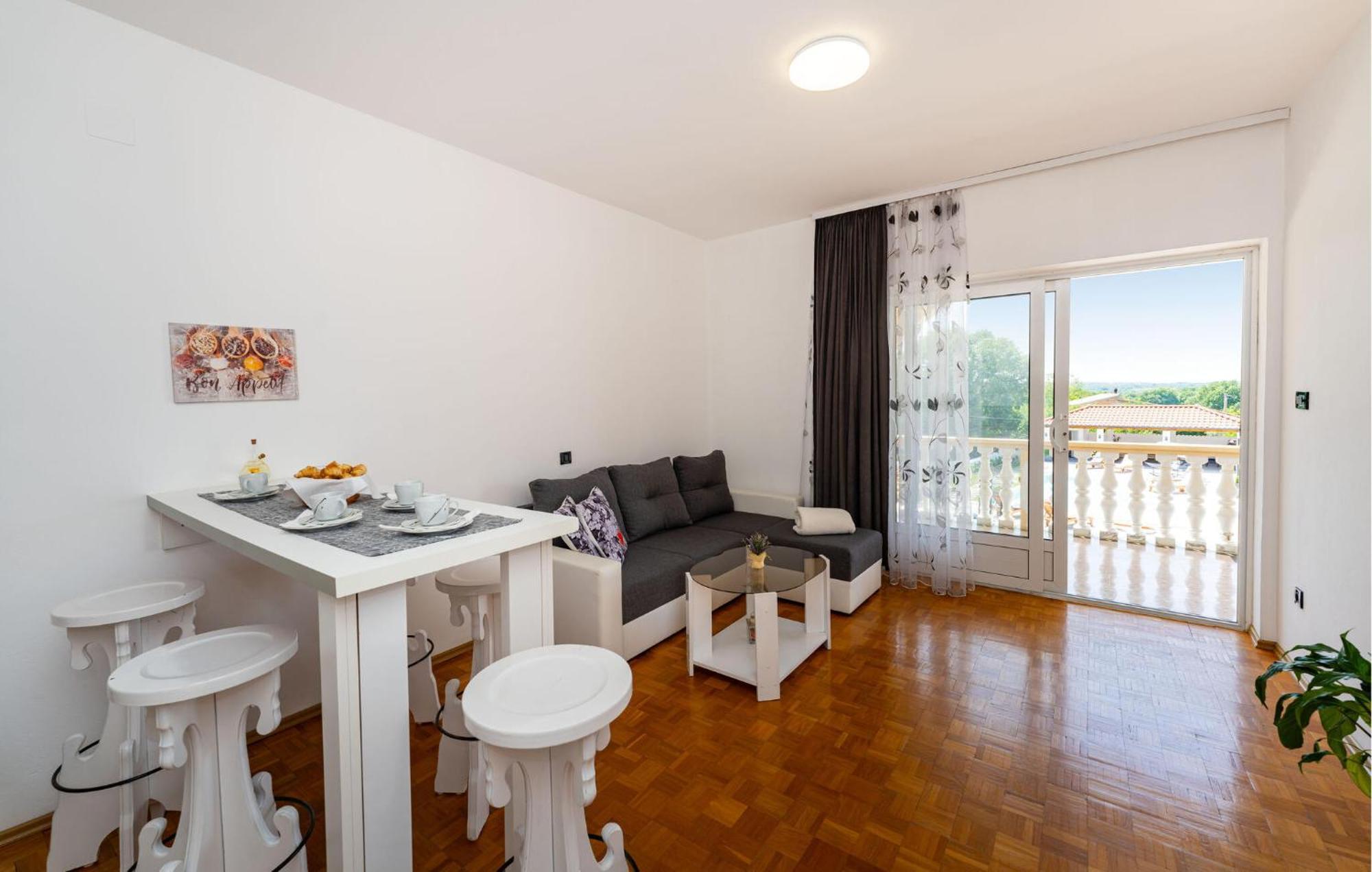 Beautiful Apartment In Galovac With Kitchen Экстерьер фото
